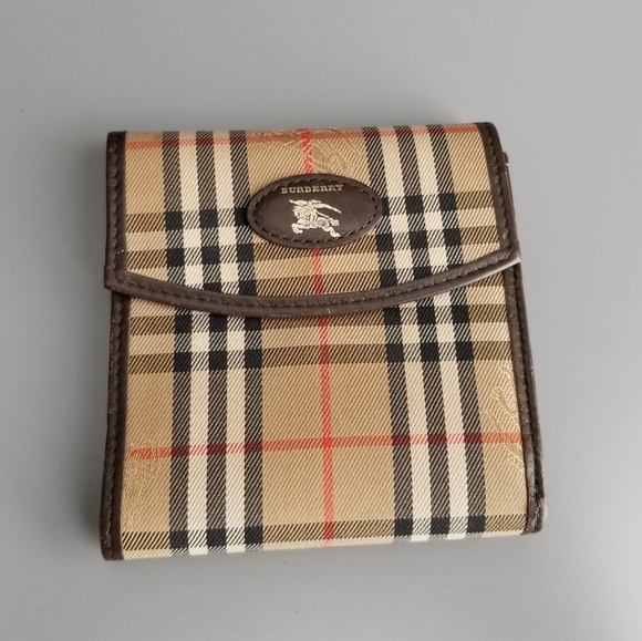 Burberry Handbags - BURBERRY London Signature Wallet